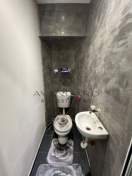 House floor + basement / Proslav
