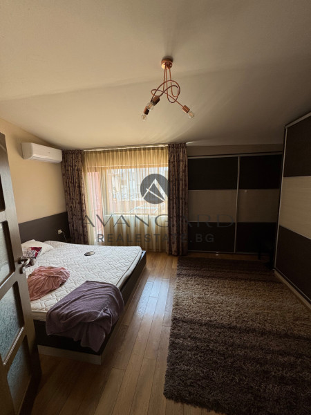 Fully furnished maisonette / east center