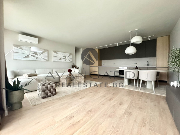 THREE-ROOM APARTMENT WITH ACT 16 WITH COURTYARD