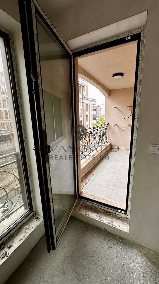 ДВУСТАЕН НОВА СГРАДА / СМИРНЕНСКИ