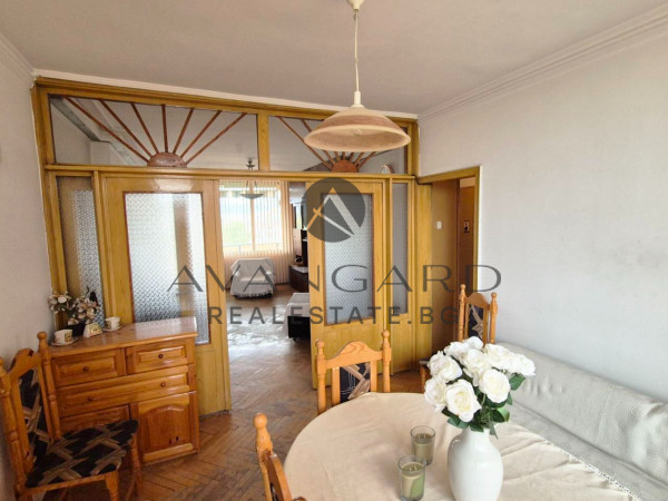 ЧЕТИРИСТАЕН  АПАРТАМЕНТ С РЕАЛНА КВАДРАТУРА / КАМЕЛА