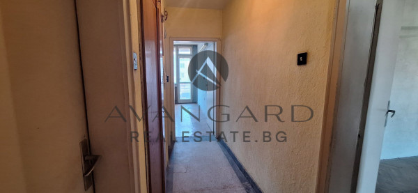 Two -bedroom apartment with garage / kamenitsa 1