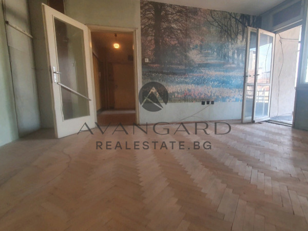 Two -bedroom apartment with garage / kamenitsa 1