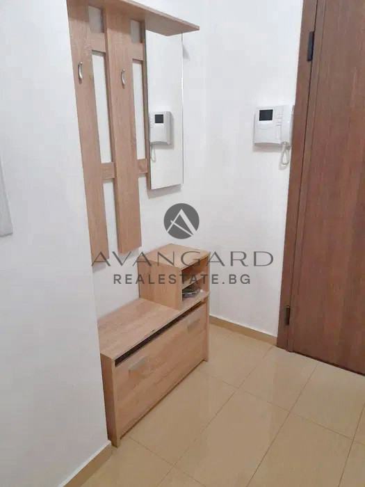 ДВУСТАЕН ТОП ЛОКАЦИЯ!