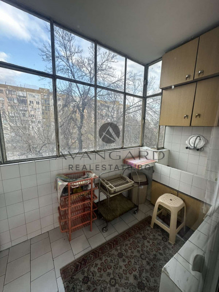 THREE-ROOM! FOUR SEPARATE ROOMS! THE BREAKER!