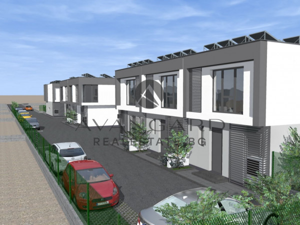 HOUSE WITH YARD AND PARKING SPACE