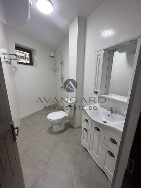 Spacious four-room maisonette with yard and veranda