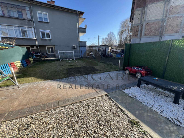 House floor + basement / Proslav