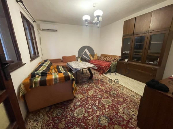 HOUSE WITH GARAGE NOVOTELLA