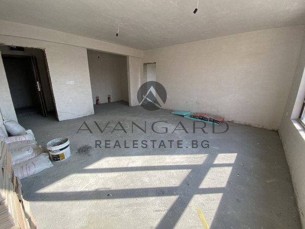 BARGAINFUL! Three-room apartment Ostromila