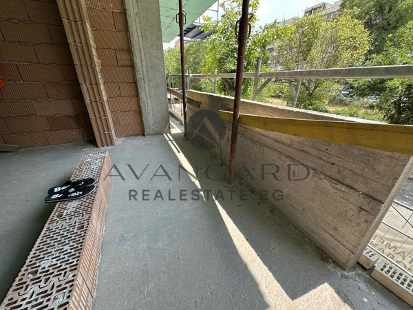 Four -bedroom / new modern building