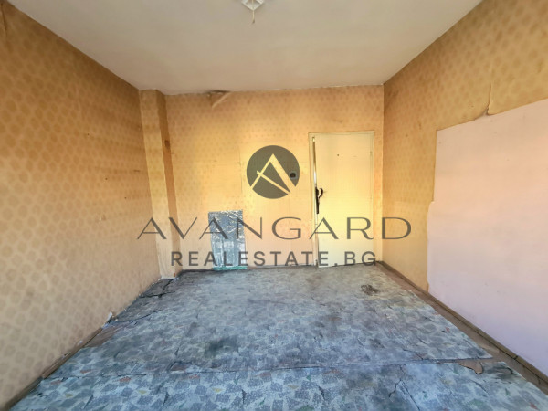 Top location! Two -bedroom second police station