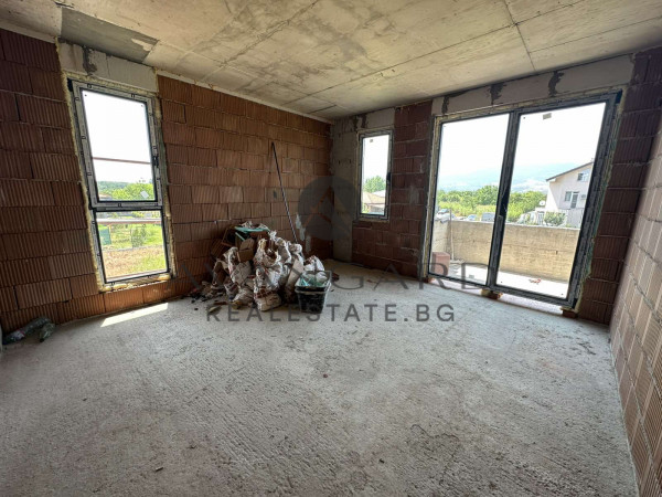 Spacious two -storey house with yard / in front of Act 16 / Belomorski