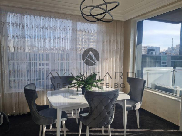 LUXURY FURNISHED THREE-ROOM APARTMENT