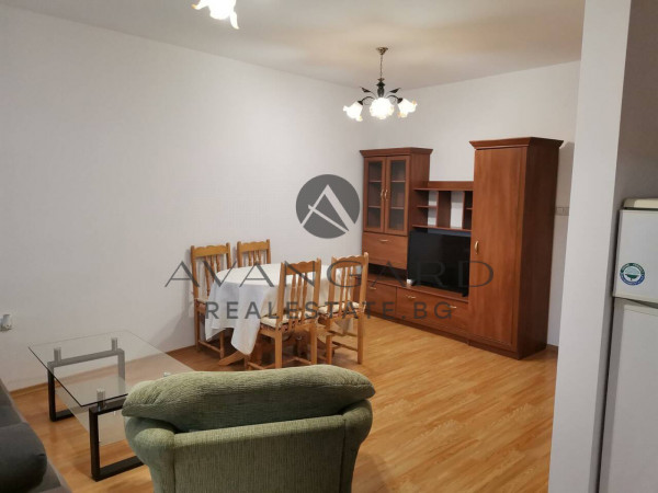 THREE BEDROOM FURNISHED! THE BREAKER!