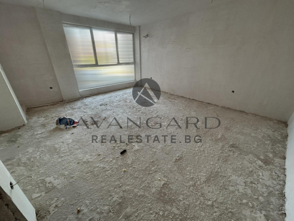 ИЗГОДНО! Едностаен С ПАРКОМЯСТО