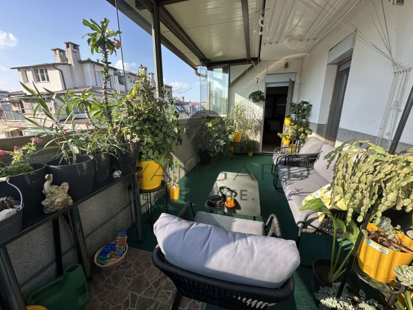 Luxury maisonette! Center!