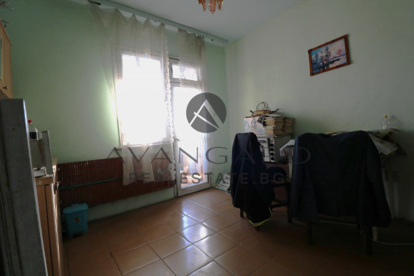 Multi-room THREE BEDROOM SUNRISE