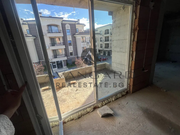 ACT 14! Three-room SMALL MODERN BUILDING