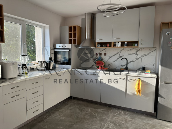 A detached house in the village of Tsalapitsa!