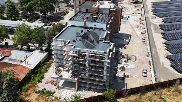 New luxury building / Gladno Pole