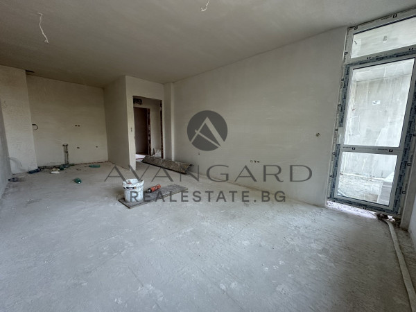 ДВУСТАЕН С ЮЖНО ИЗЛОЖЕНИЕ