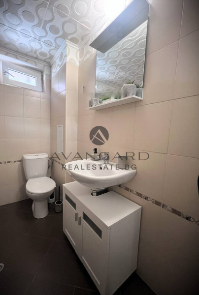 FURNISHED MULTI-ROOM APARTMENT WITH PARKING SPACE INCLUDED IN THE PRICE! BRANDING!