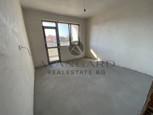 BARGAINFUL! Three-room apartment Ostromila