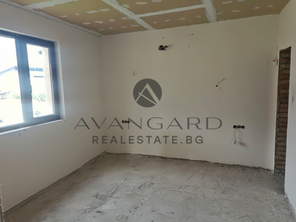 One -storey house with 1000 sq.m. yard in the village of Markovo