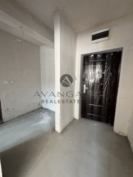One bedroom apartment with south facing Act 16!