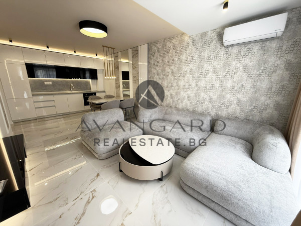 LUXURIOUSLY FURNISHED THREE-ROOM APARTMENT!!