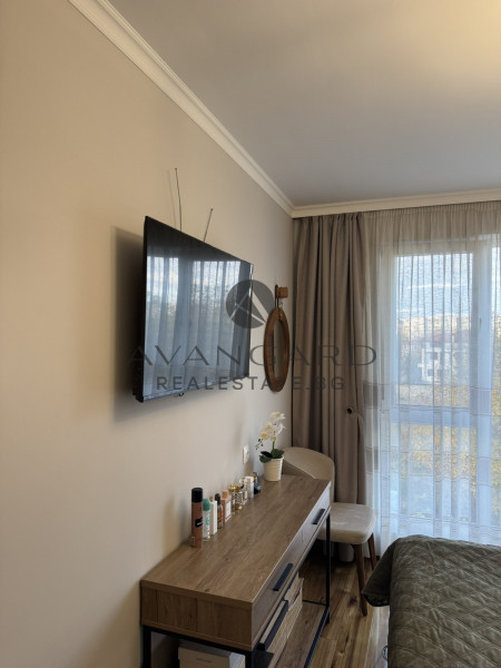 ТРИСТАЕН ОБЗАВЕДЕН ОСТРОМИЛА