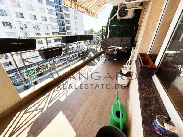 Обширен ЧЕТИРИСТАЕН ПАНАИРА