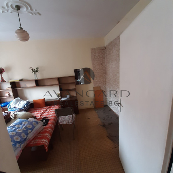 One bedroom with separate kitchen! Sunrise!