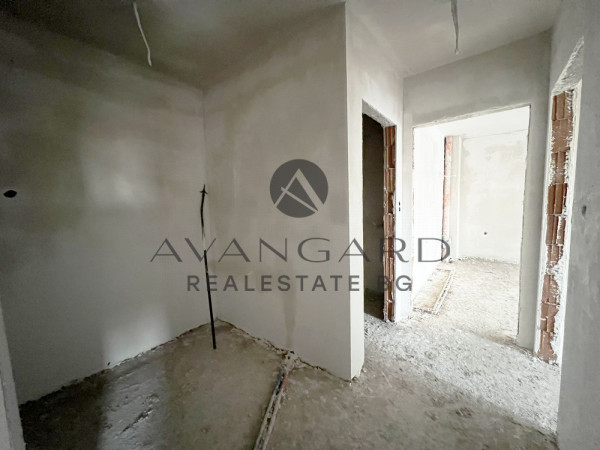 SPACIOUS THREE-ROOM APARTMENT WITH ACT 14!