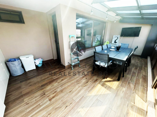 A wide two -bedroom fair