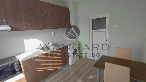 ДВУСТАЕН С ТРИ ОТДЕЛНИ СТАИ! СМИРНЕНСКИ