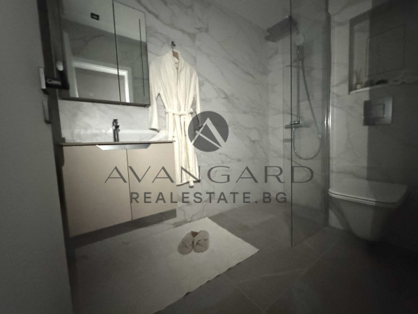 THREE-ROOM APARTMENT WITH ACT 16 WITH COURTYARD