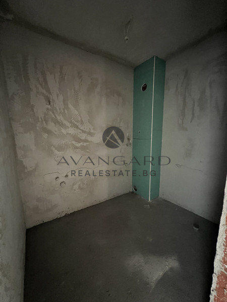 One bedroom apartment with south facing Act 16!