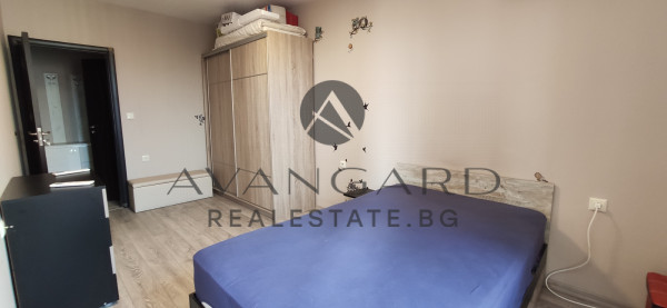 ТРИСТАЕН ОБЗАВЕДЕН / ЮЖНО ИЗЛОЖЕНИЕ / ВЪЗМОЖНОСТ ЗА ЗАКУПУВАНЕ НА ПАРКОМЯСТО