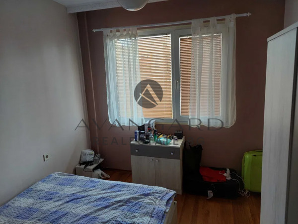 One bedroom! Three separate rooms! Kyuchuk Paris!