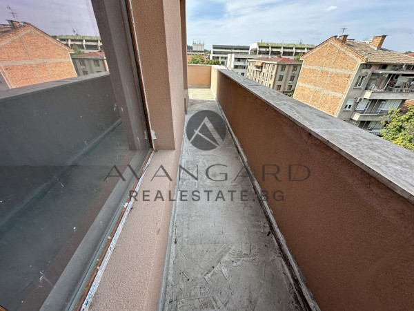 ПРОСТОРЕН ТРИСТАЕН / ТОП ЛОКАЦИЯ / НОВА СГРАДА