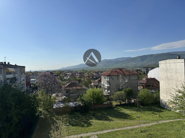 A three -bedroom furnished! Real square footage! Komatevo!