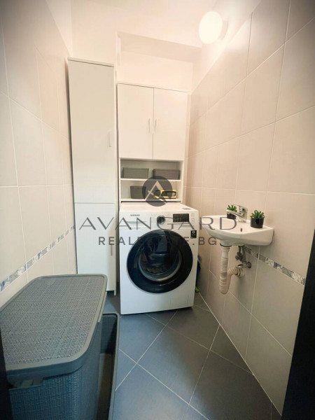 FURNISHED MULTI-ROOM APARTMENT WITH PARKING SPACE INCLUDED IN THE PRICE! BRANDING!