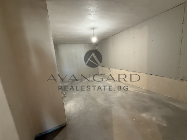 Two-room apartment with a yard on Bunardjika