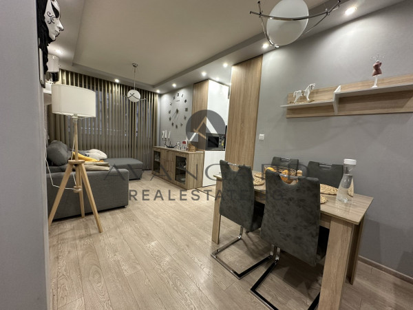 Two -bedroom/communicative place/south!