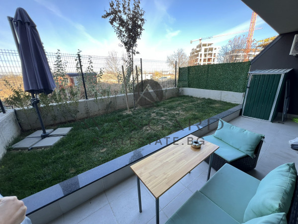 LUXURIOUSLY FURNISHED TWO-ROOM APARTMENT