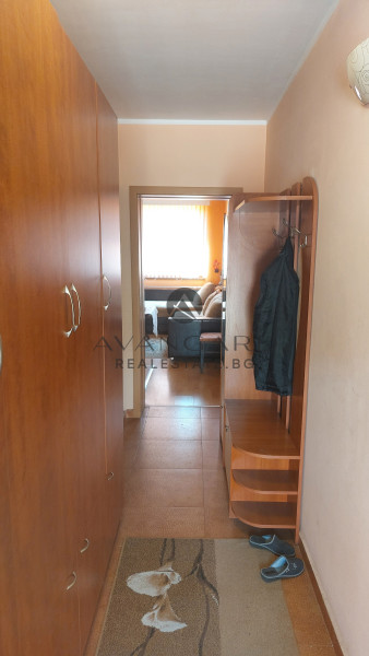 Двуетажна Къща с ДВОЕН ГАРАЖ И 1000 КВ.М. ДВОР/ Костиево