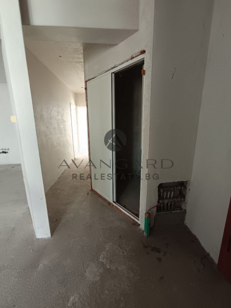 THREE-ROOM APARTMENT WITH GARAGE INCLUDED IN THE PRICE! / Marasha