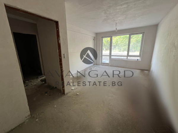 One bedroom apartment with yard in front of Act 15!